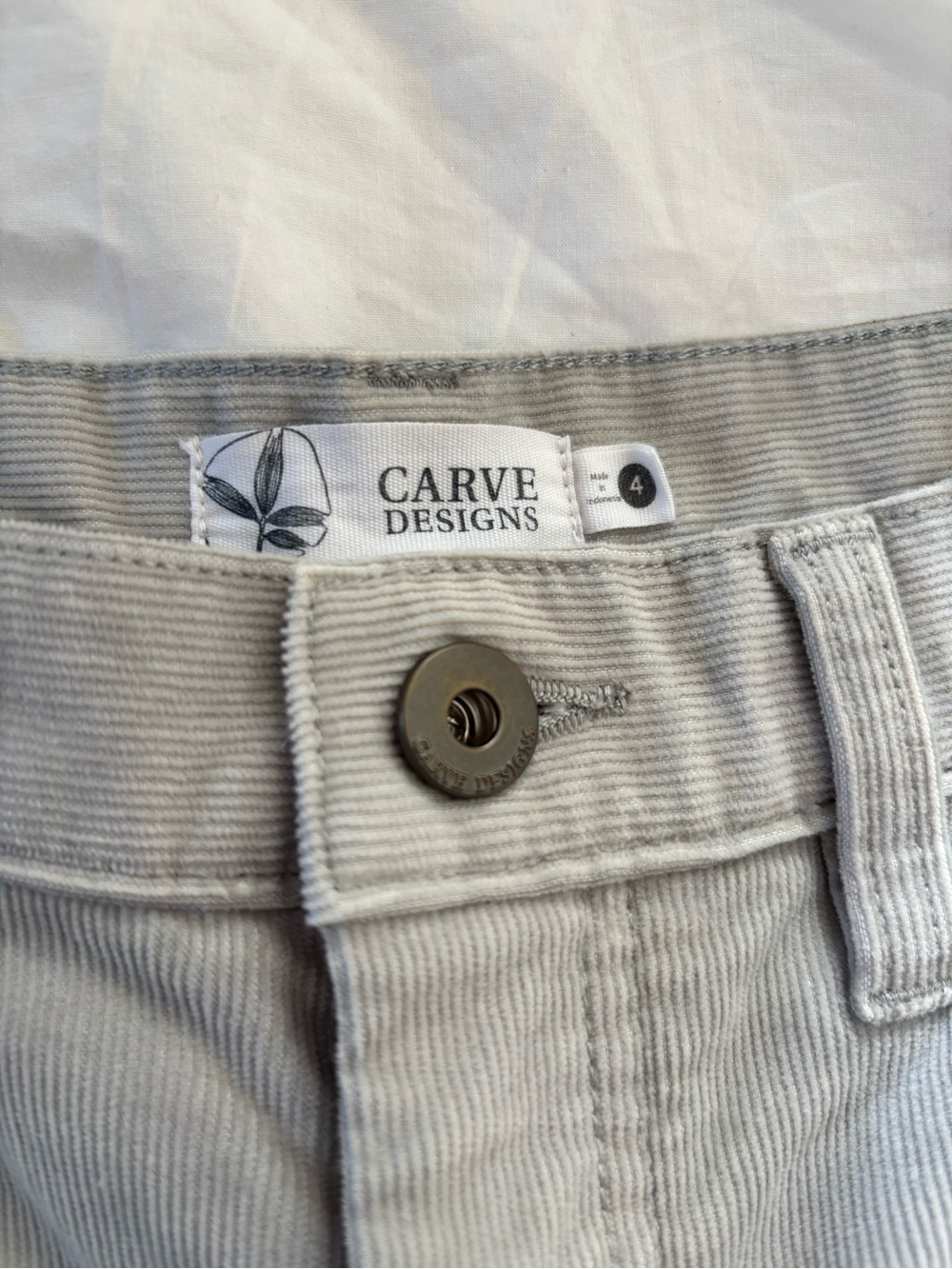 Carve Designs Oahu 4” shorts in quarry grey - Picture 6 of 12
